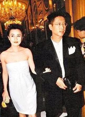 10位“浪荡”的富二代,个个换女友如换衣服,王思聪只是小萌新