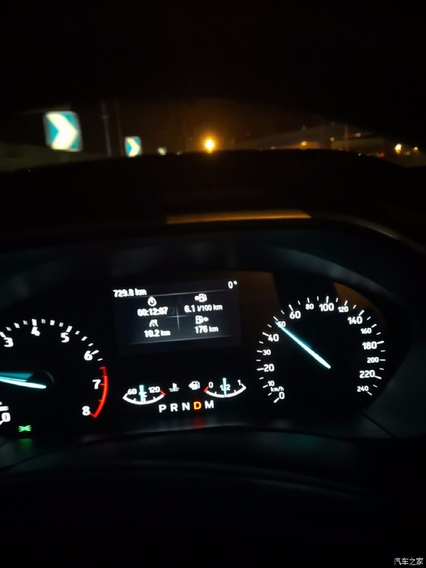 焕然新生全新一代福克斯试驾,17款1.5t福克斯三厢试驾测评