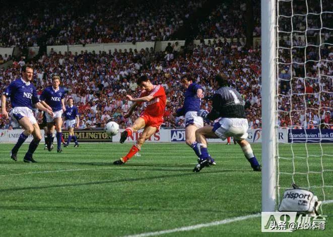 利物浦全场高唱你永远不会独行,利物浦永不独行利物浦之歌