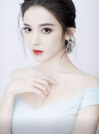 脸上有痣的女生都非常漂亮,脸上长痣的女人是什么性格