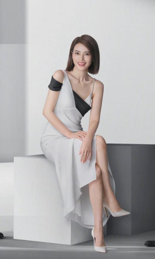 高圆圆为啥穿长裙,高圆圆当妈以后