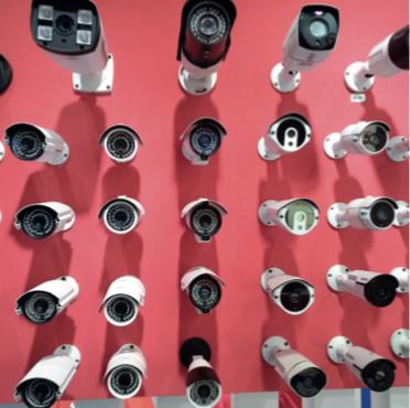 疯狂的*拍偷**者：“夯先生”们、受害者和惩戒困局