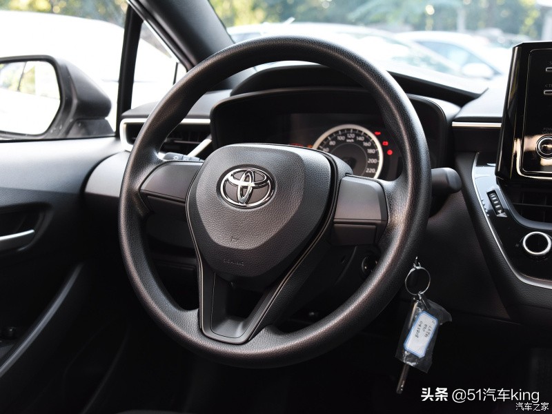 卡罗拉雷凌低配落地多少钱,卡罗拉与雷凌哪个性价比高