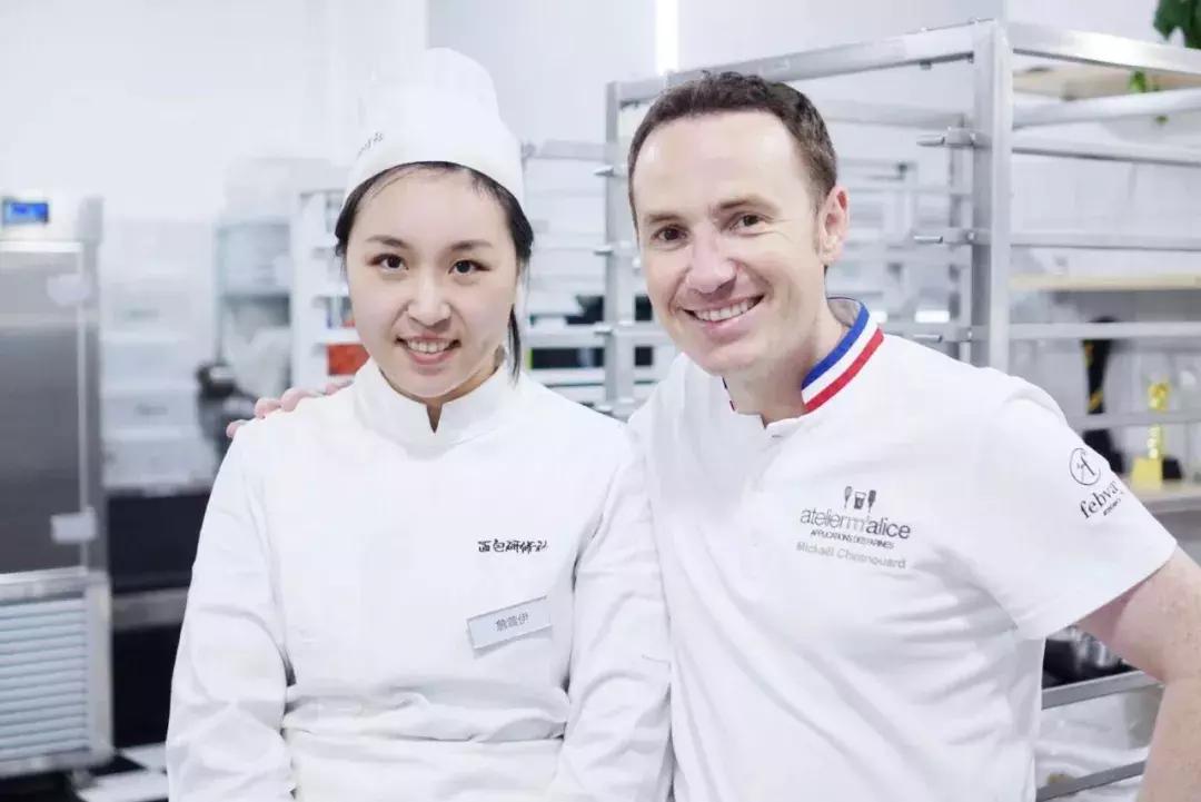 从私房烘焙到开店,从私房到门店