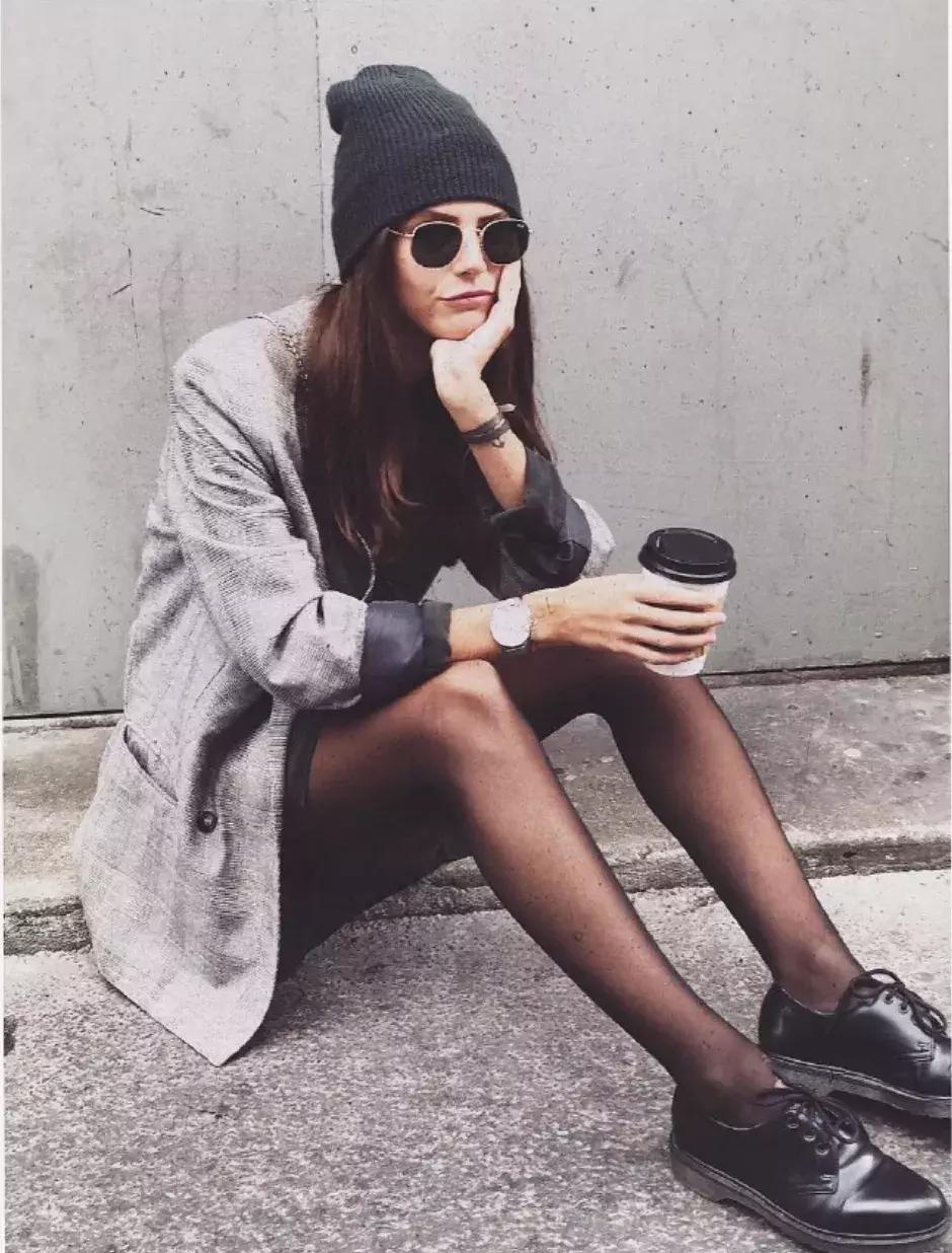 女人爱穿袜子是什么心理,女人爱穿的袜子