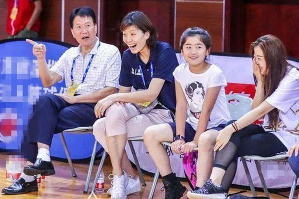 姚明女儿身高有可能超过姚明吗,媒体姚明12岁女儿身高近1米9