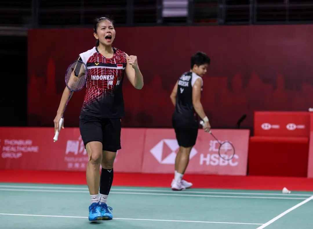 拍线技巧,羽毛球职业运动员用的拍线