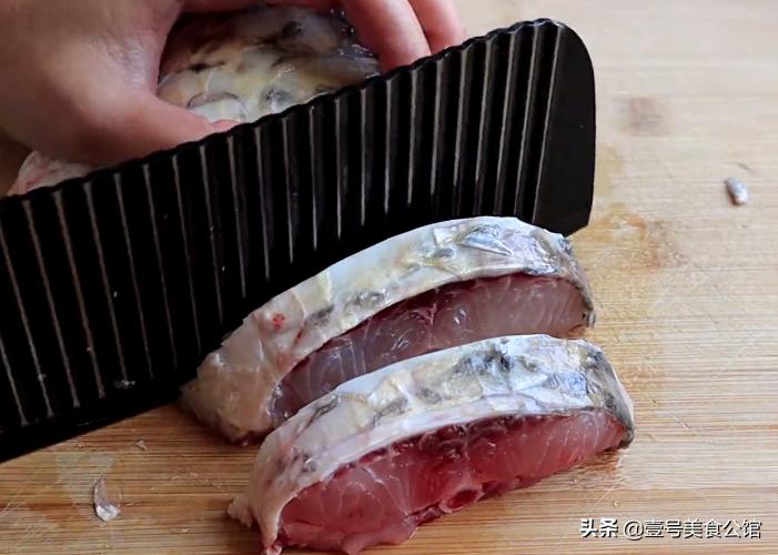 草鱼煮油豆腐的做法图片,草鱼煮油豆腐怎么做好吃又简单