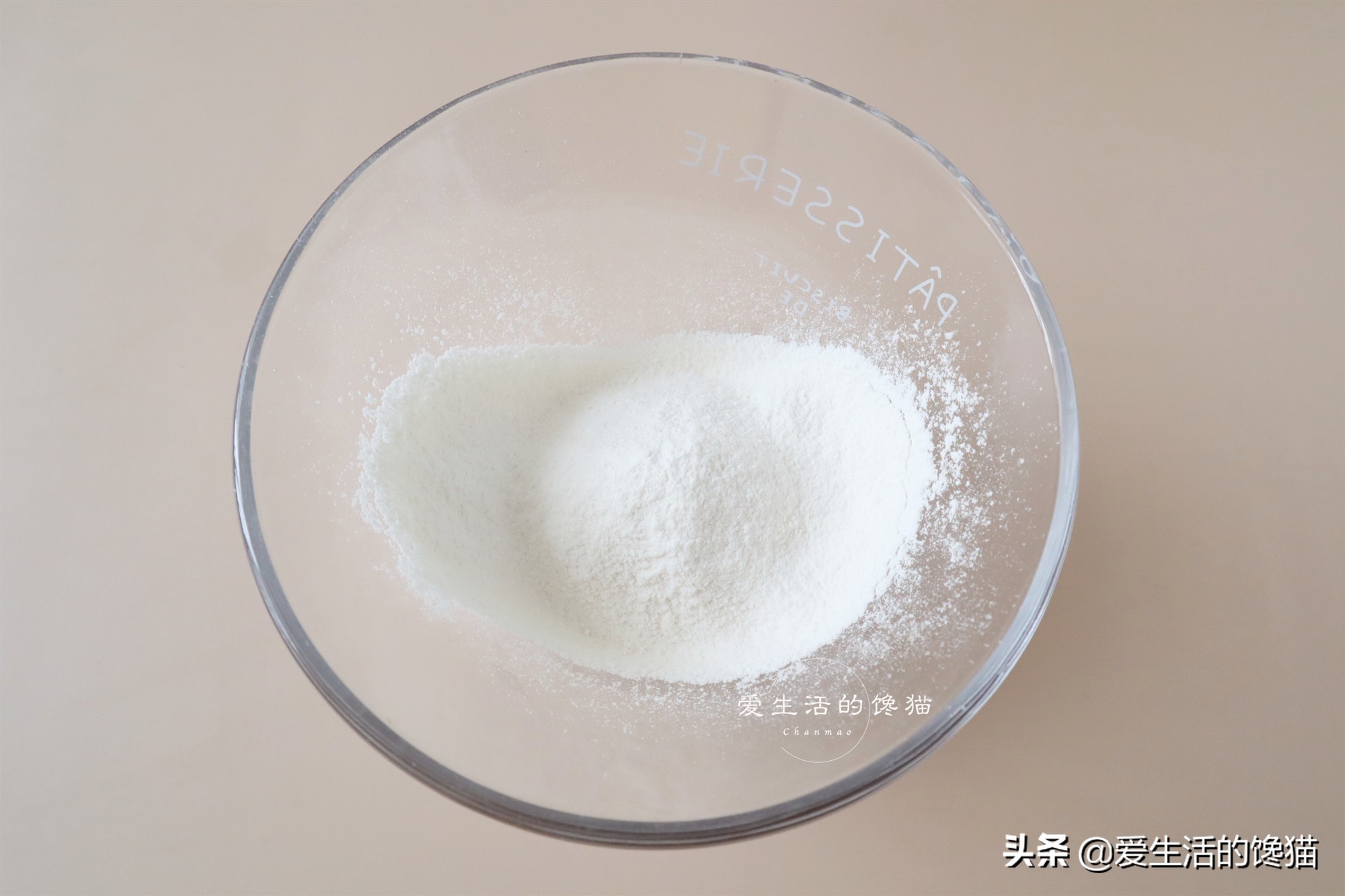 蜂蜜蛋糕完全不腻,蜂蜜纸杯蛋糕怎么做不回缩