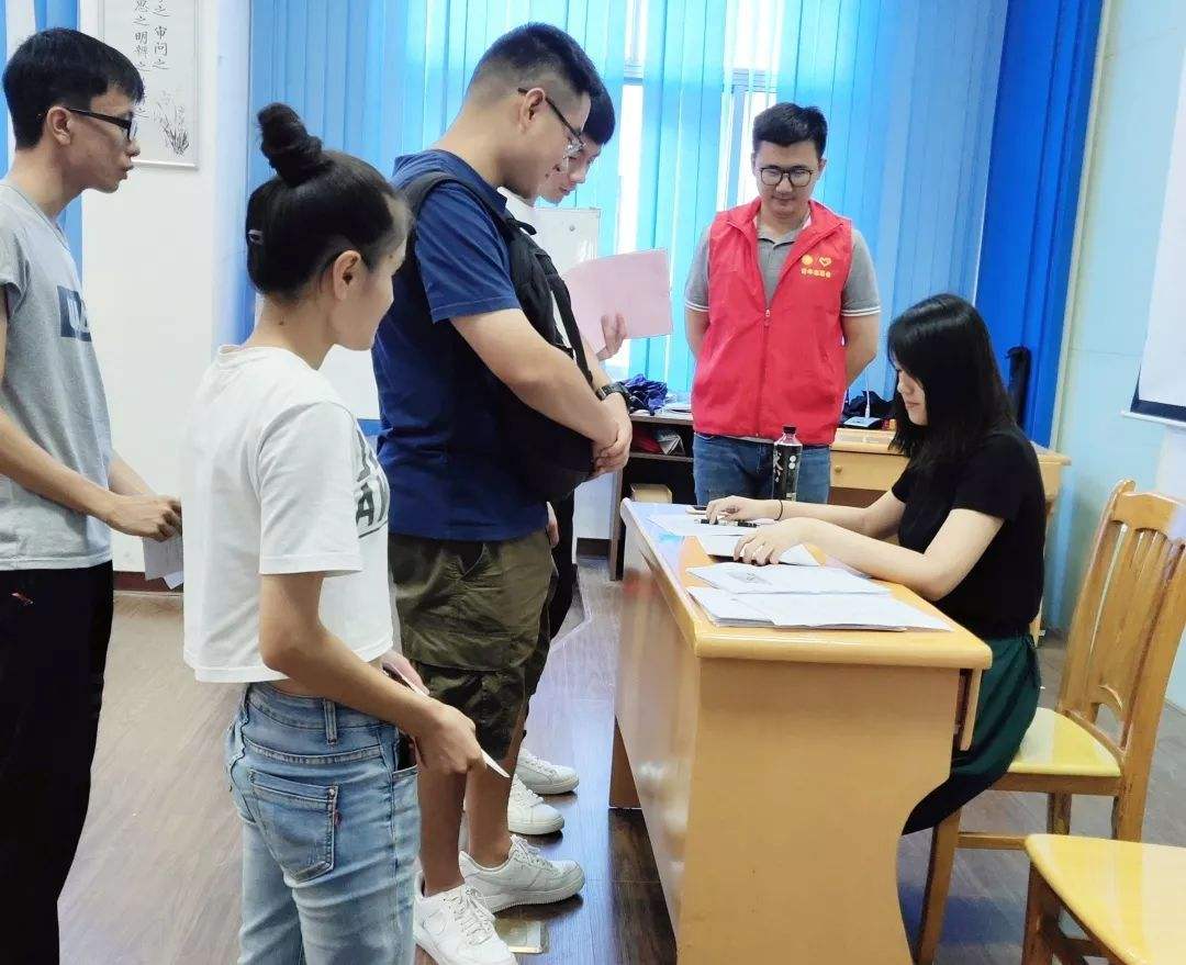 同学聚会说话没人理尴尬,同学聚会敬酒礼仪说话技巧