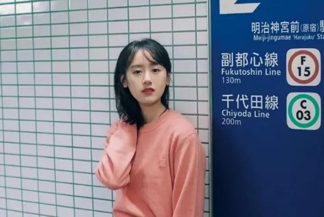 女士头发多又厚适合哪种减龄短发,中年妇女发型短发40-50岁方形脸