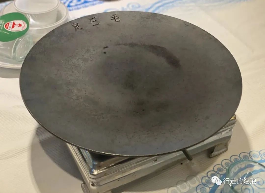 「岳阳攻略」被誉为“湖南夜宵扛把子”的烧烤城，还是小龙虾基地