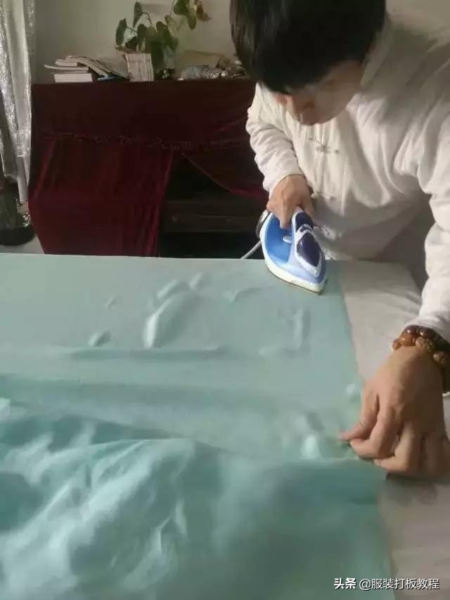 女童旗袍裁剪教程图解按厘米来算,古老连肩袖旗袍最简易裁剪图解