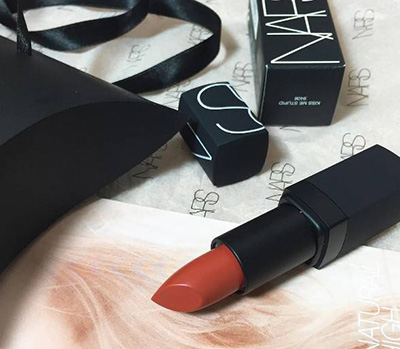 栗子愿你:买最美的口红色号,做最百变的小妖精~