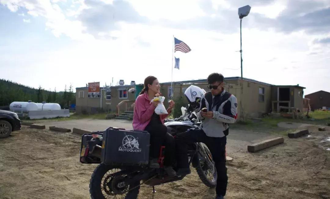 S1000RR摩托车新增M套件，BMW两款拳头产品重拳出击！