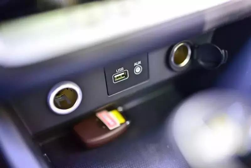 汽车点烟器究竟怎么用,汽车点烟器都有哪些用途