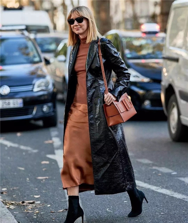 皮衣适合自然型风格的人穿嘛,短款皮衣外套中性风