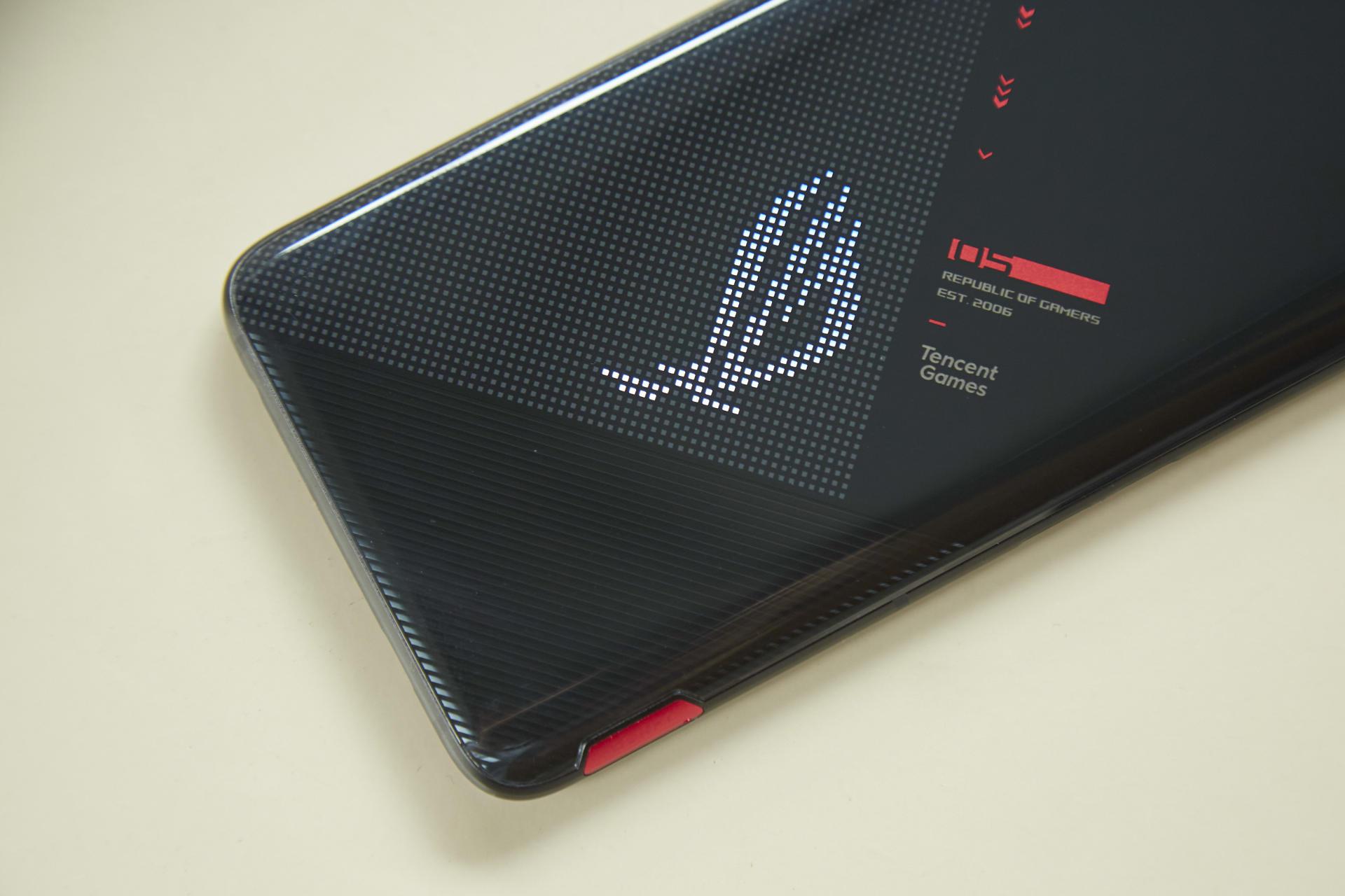 E4材质高刷屏+游戏精灵!ROG5全面能打,老玩家上手都叫好