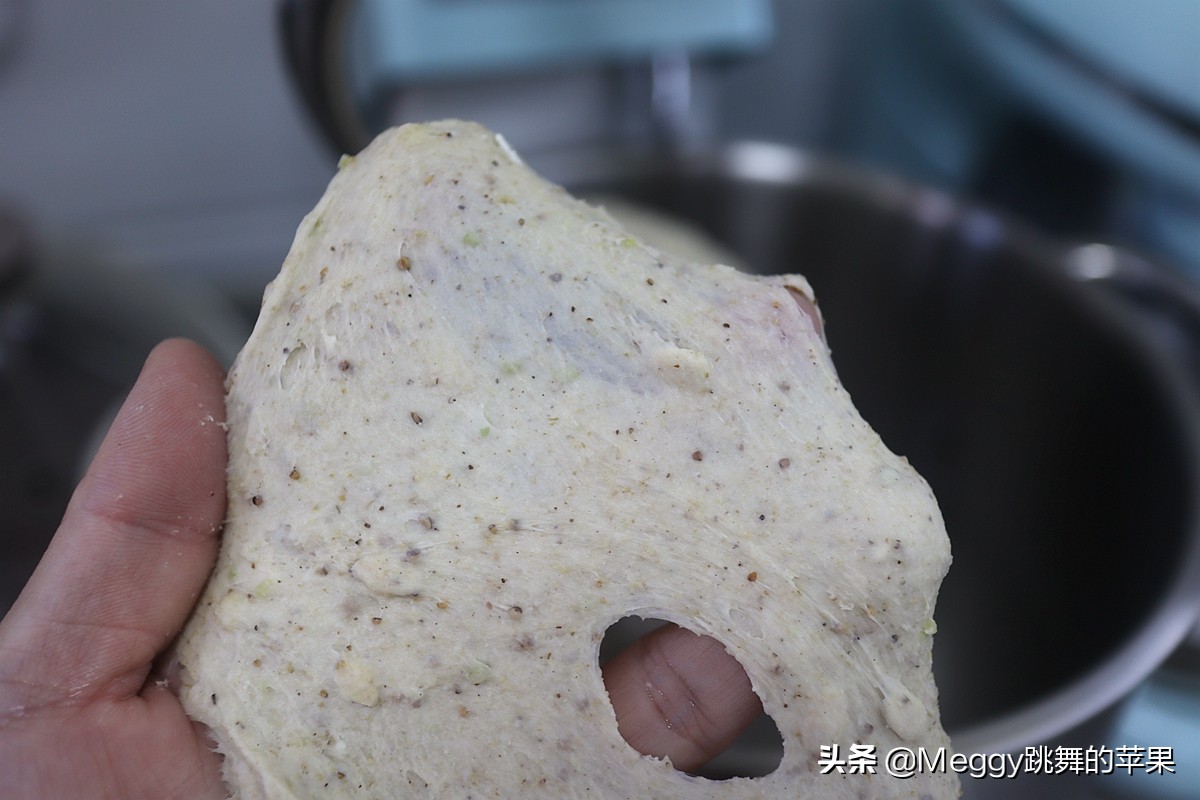 五谷面粉做面包,五谷杂粮营养无糖面包做法