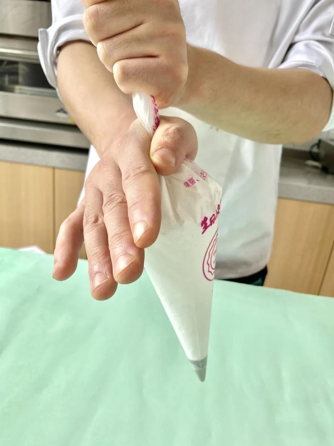 向日葵裱花手法教程简单易学,蛋糕裱花入门基础手法