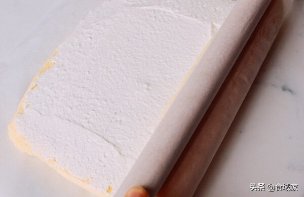 无烤箱做瑞士卷,瑞士卷怎么做才甜而不腻