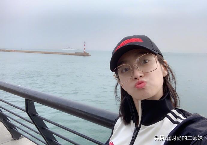 宋茜最新穿搭牛仔裤,宋茜的穿搭造型就很高级