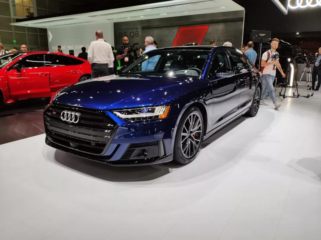 新一代奥迪a8发布,奥迪a860tfsiquattro