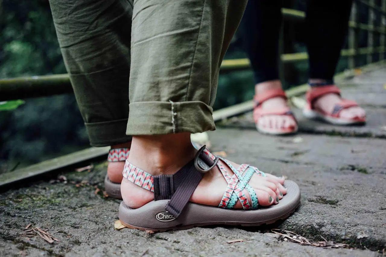 选自己适合的凉鞋,source户外凉鞋