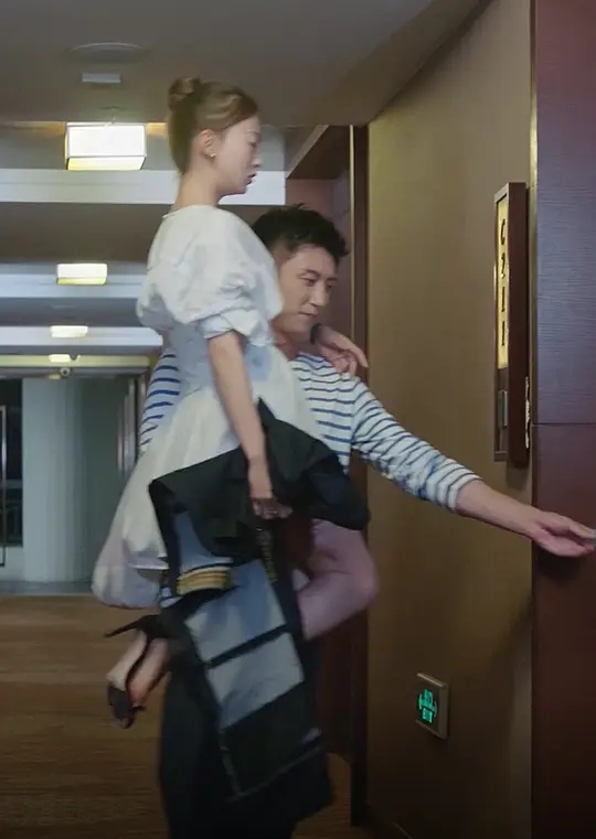 青春创世纪吴谨言黄景瑜合照,青春创世纪黄景瑜表白吴谨言片段