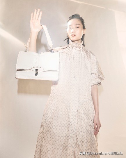 mcm中古包牛角包粉色,mcm秋冬值得入手的包