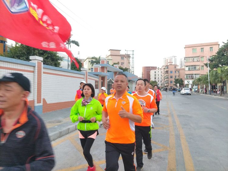 魅力深马,微马同行!六约微马助力深圳国际马拉松