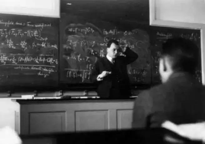 喜欢评论的大师泡利