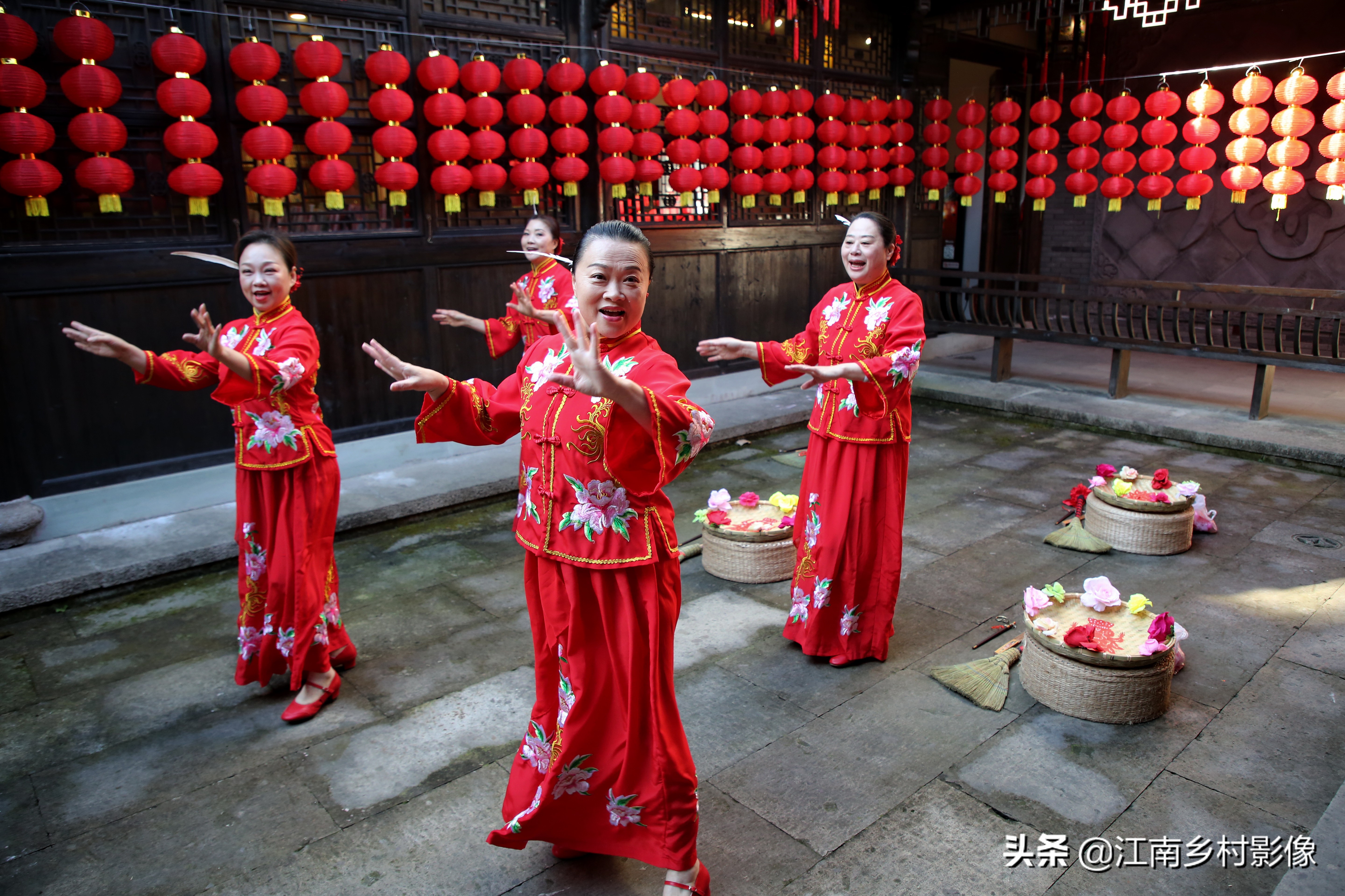 提前的乾元元宵节：灯谜、蚕花、舞龙、越剧、古筝及多彩汤圆