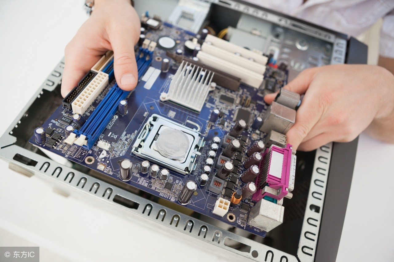 电脑老是死机画面定格是什么原因,电脑一点浏览器就死机是什么原因