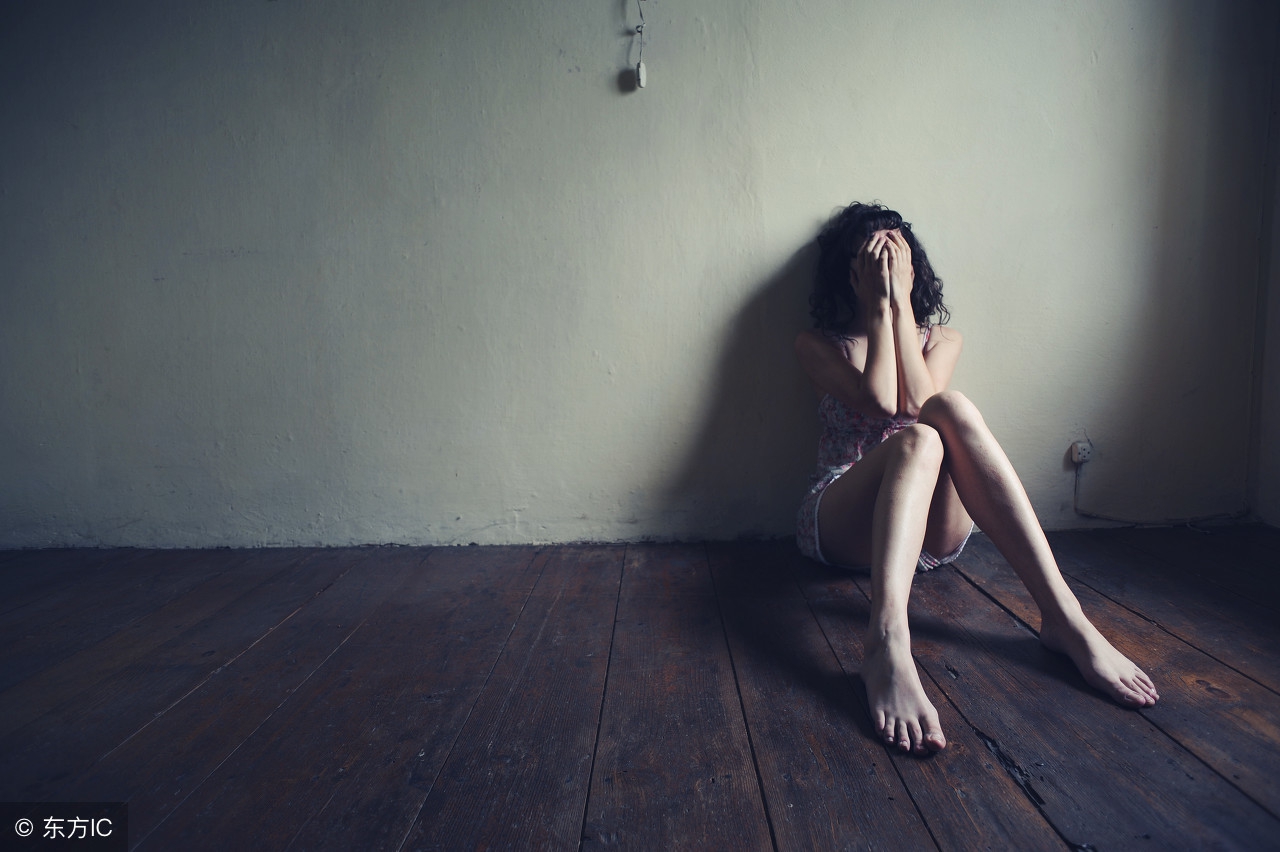 觉得自己毫无价值是什么原因,如果一个人特别自卑怎么办