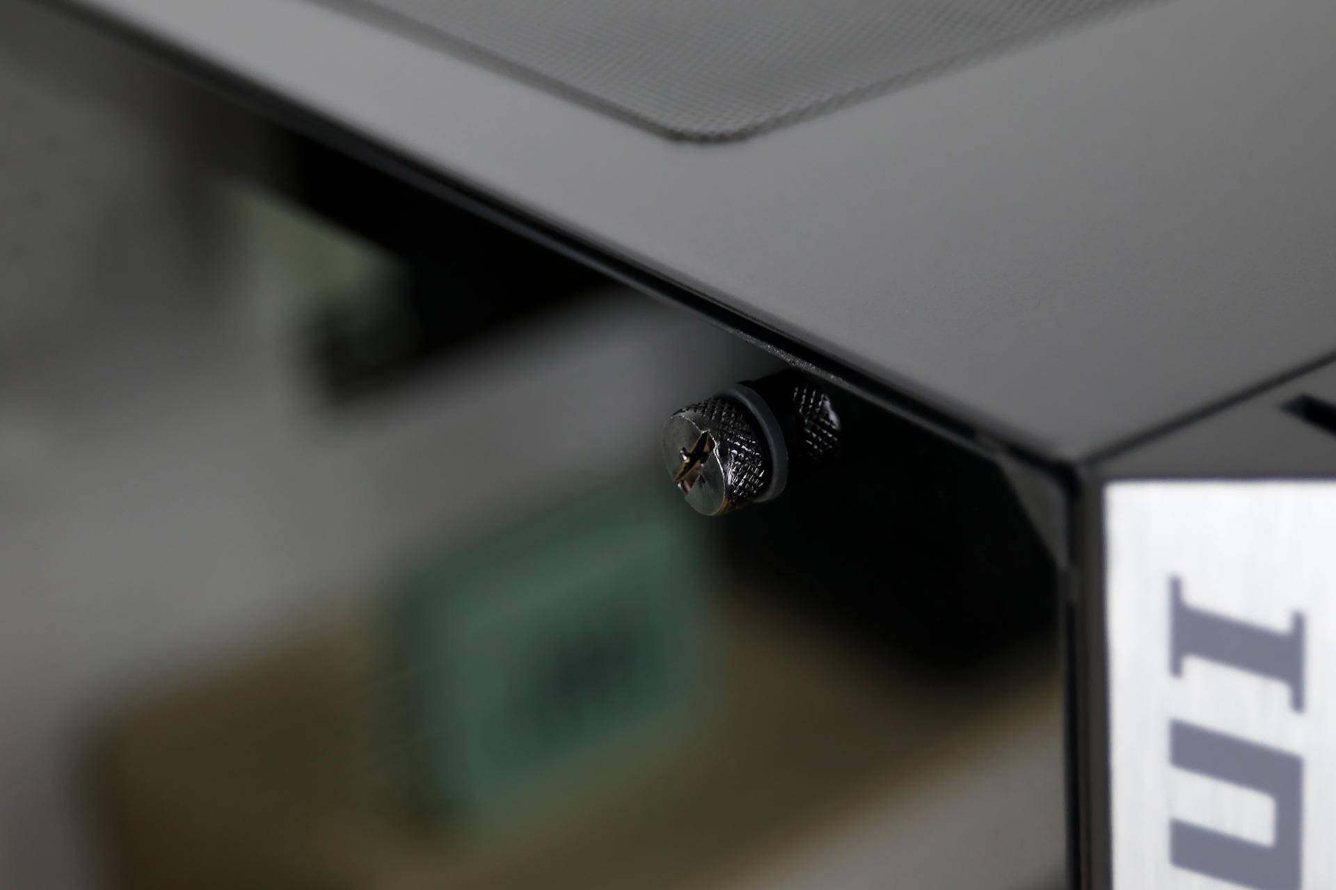 颜值、空间、散热，统统都有，迎广216中塔式机箱体验