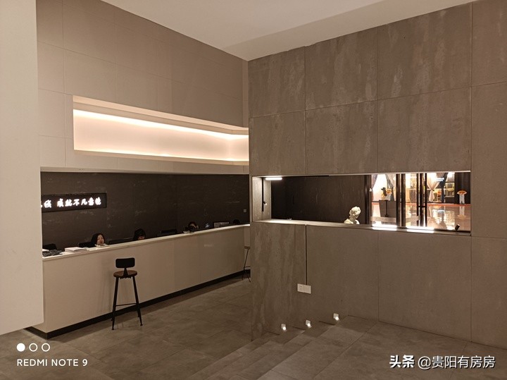 黑色线条灯和白色线条灯哪个好看,线条灯效果图大全