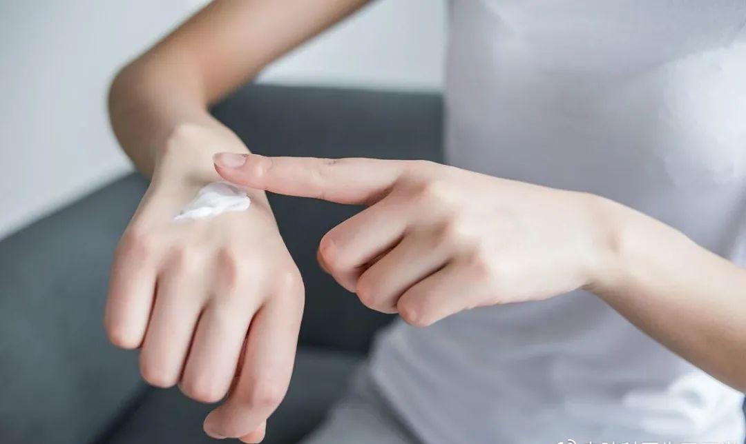 战痘神器阿达帕林 (怎么防止阿达帕林爆痘)