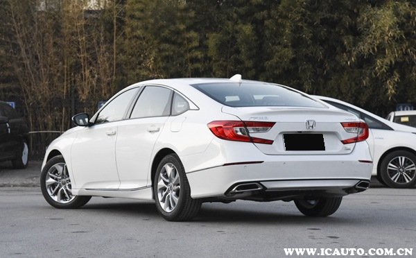 新帕萨特330精英版和雅阁精英版,雅阁精英版与英诗派精英版对比