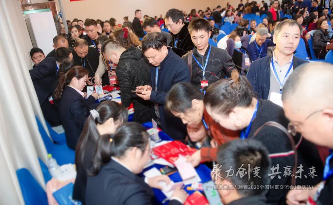 皇家金盾人脸视频对讲锁,配备皇家金盾高端人脸猫眼锁