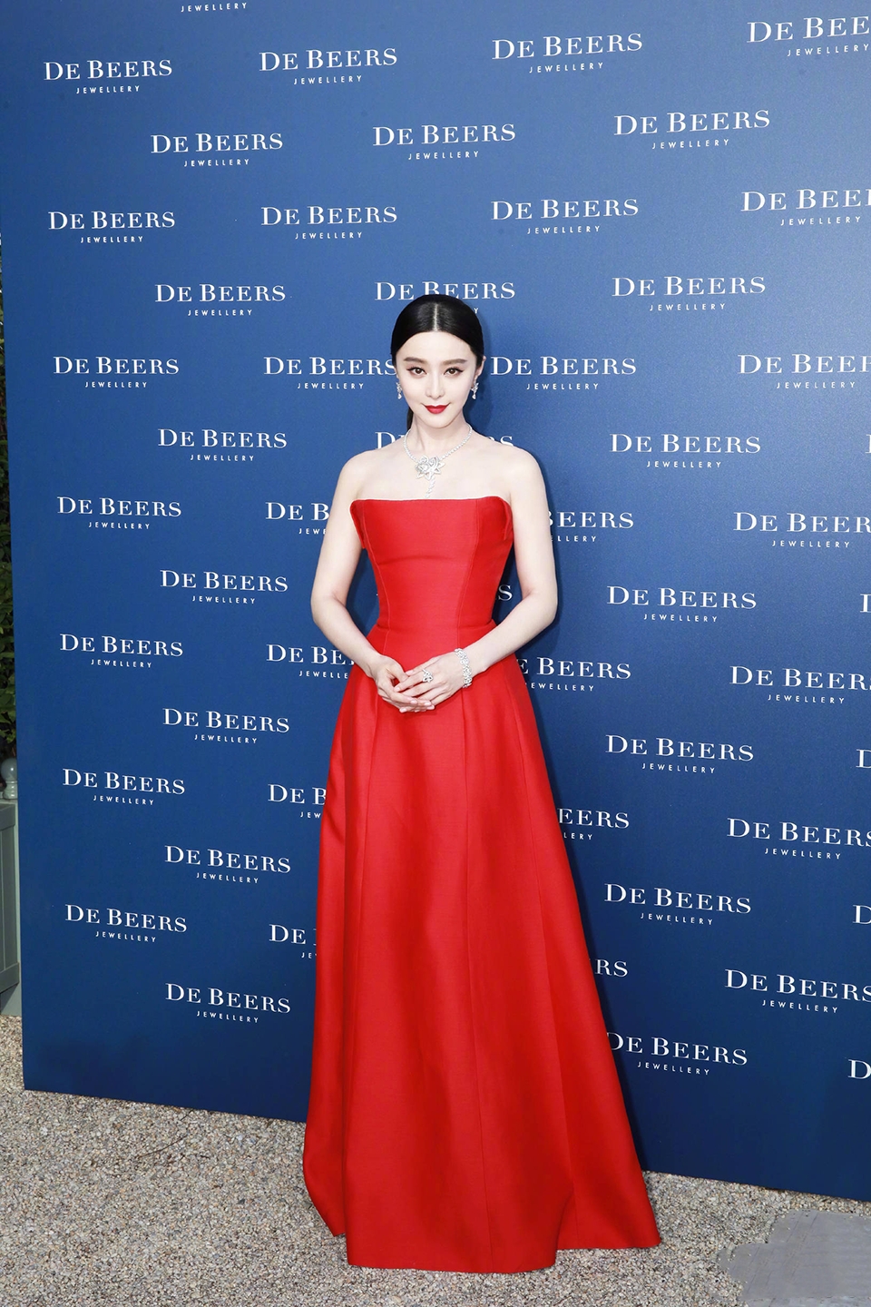 范冰冰华贵美艳造型倾国倾城,范冰冰冷艳古装