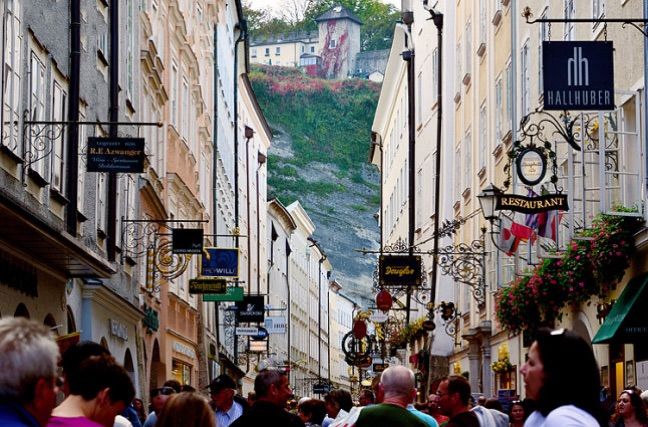 奥地利最美小镇雪景,世界最美湖畔小镇