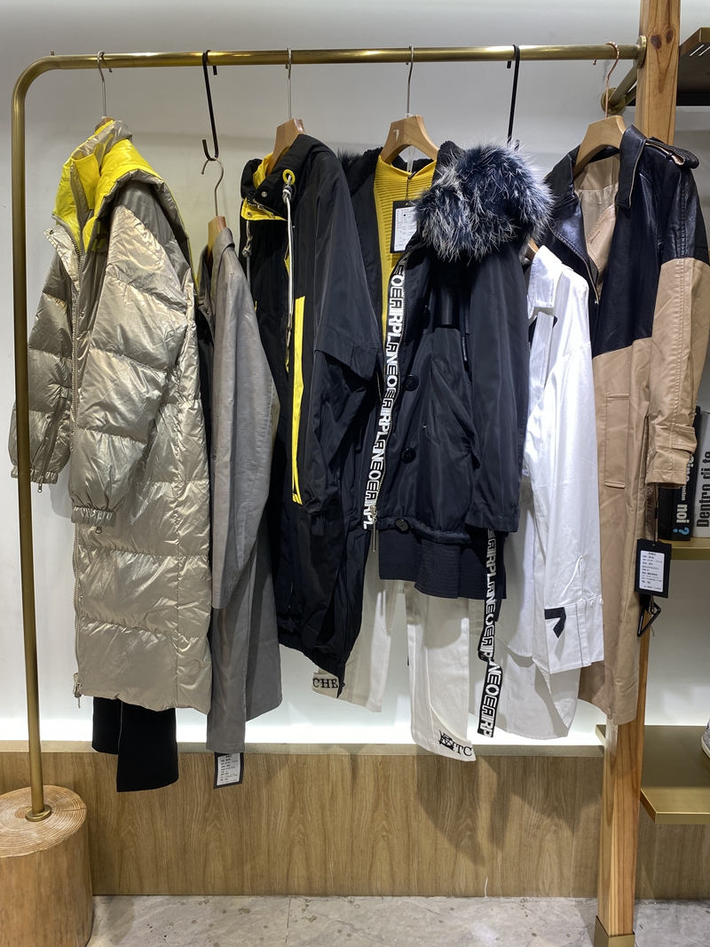 黑马蓝女装尾货专卖店,欧e黑马蓝女装外套