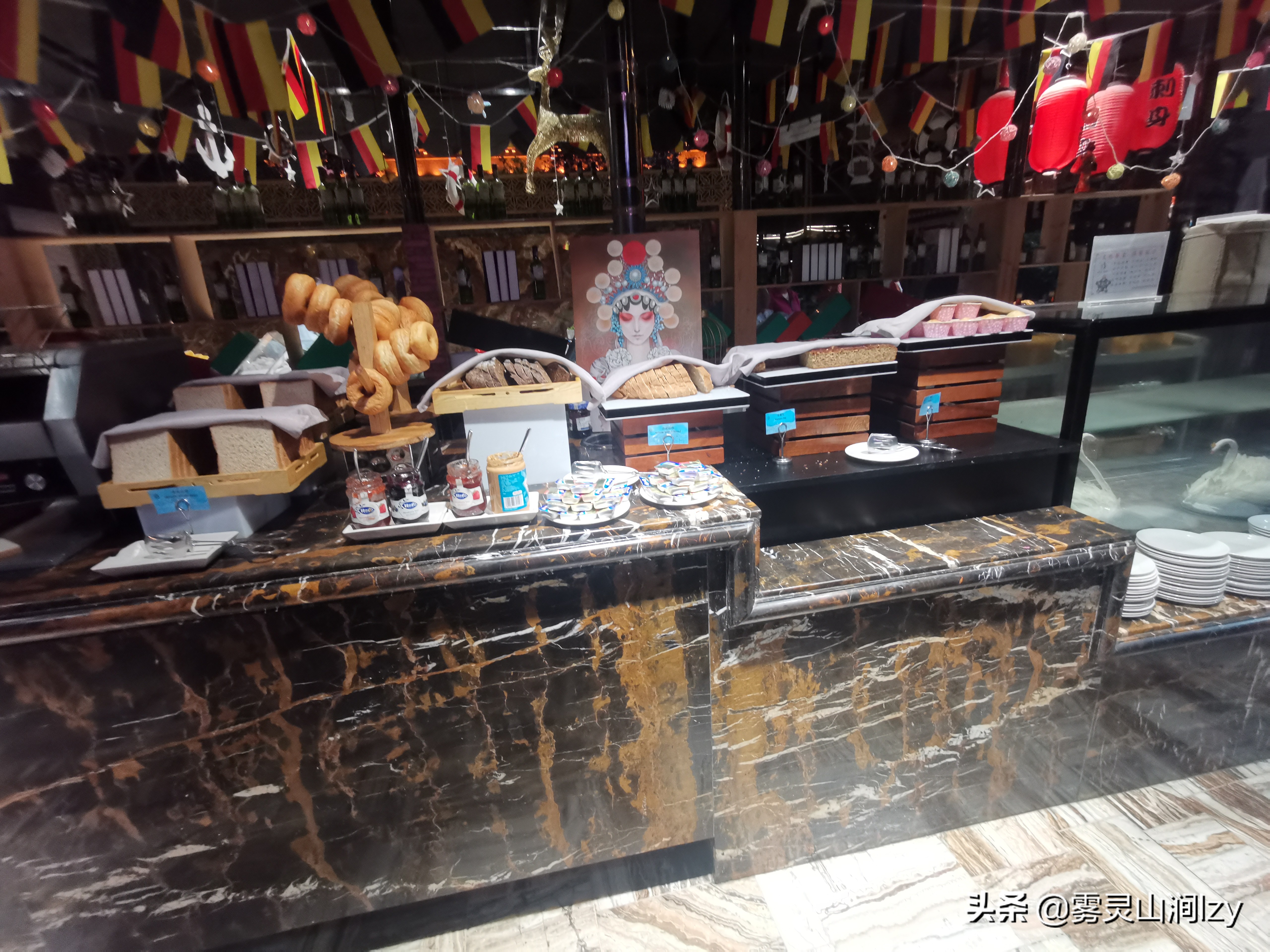 蓝天白云下的雪域高原布达拉宫,蓝天之下日光之城简介