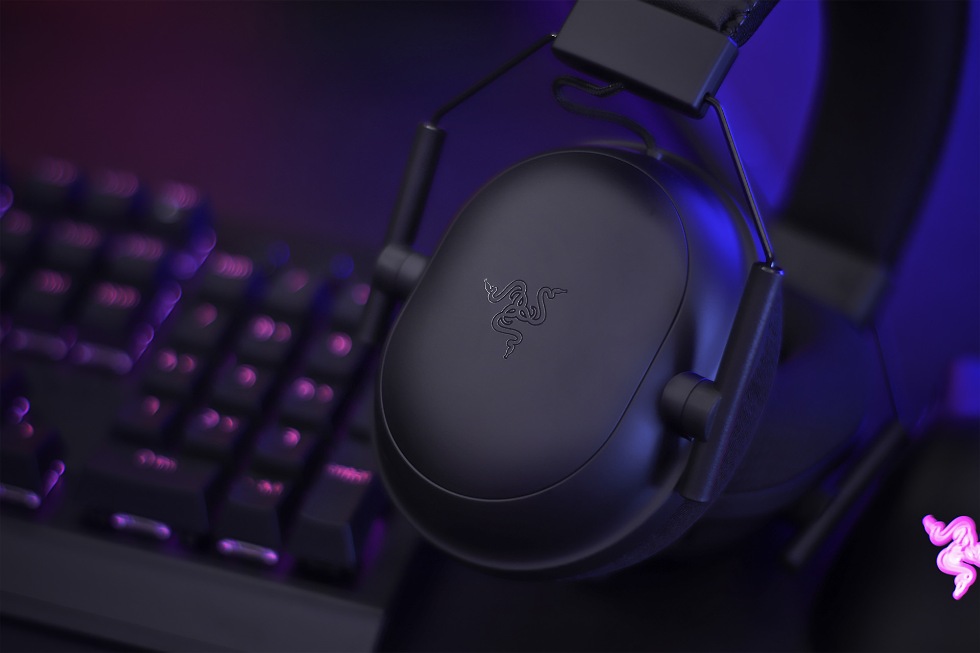 雷蛇无线机械键盘外设测评,雷蛇入耳式耳机游戏测评