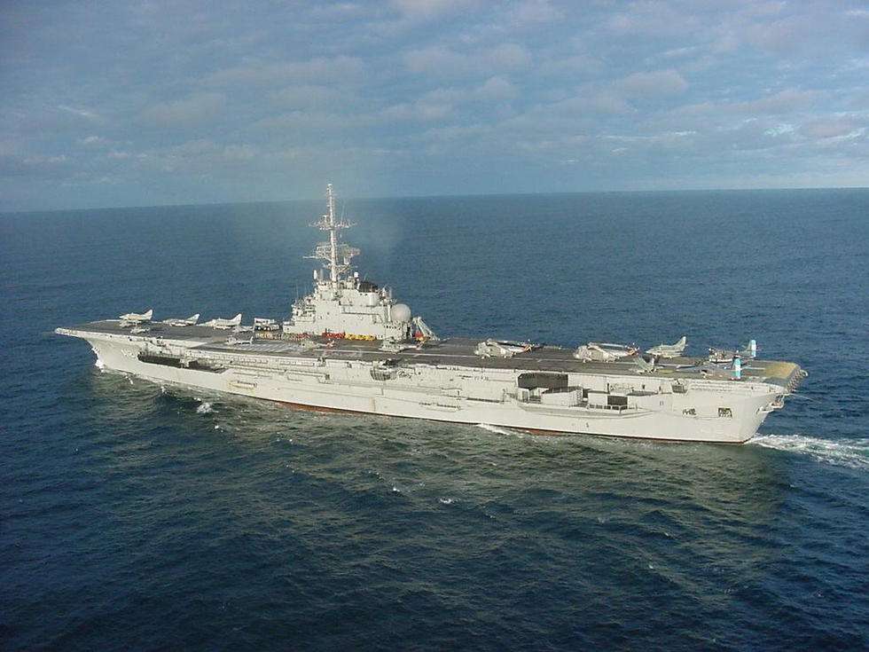 巴西米纳斯吉拉斯号航母,巴西航母多少吨