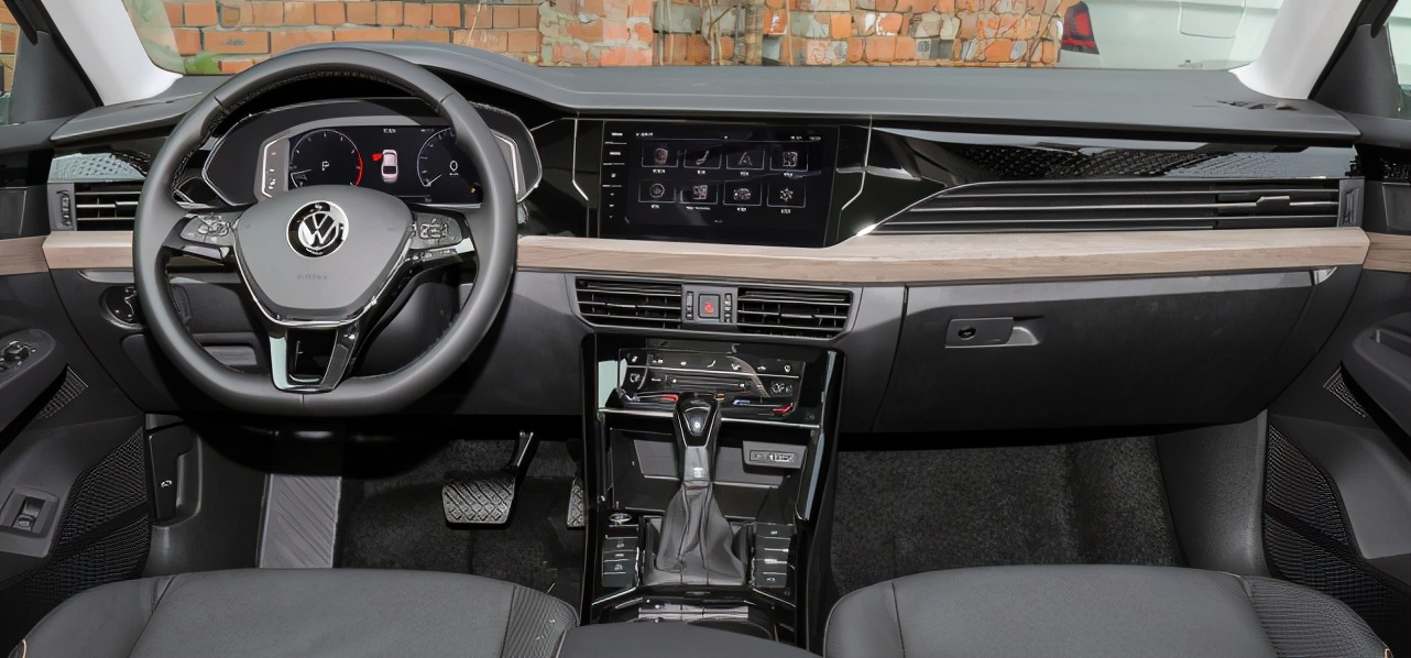 大众帕萨特每公里多少油耗正常,大众帕萨特油耗多少才是正常