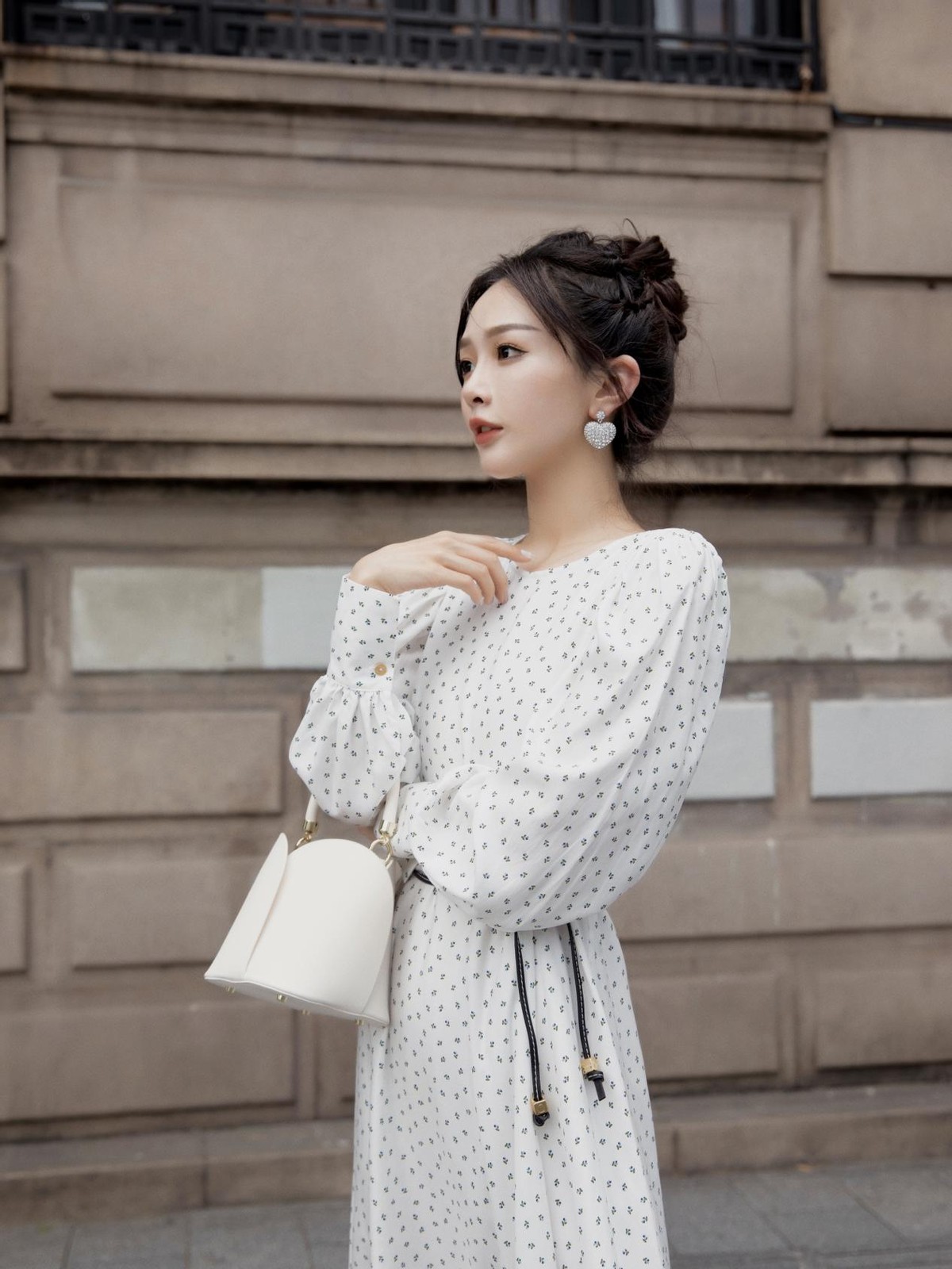 从新人到天猫服饰一姐仅用2年，她的奇葩经历把李佳琦都撼动了