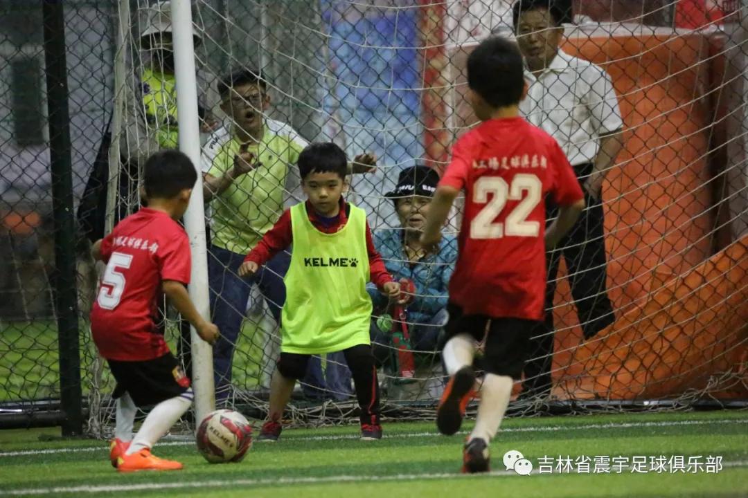 快乐童年，足球相伴！——震宇足球俱乐部“超级比赛日”精彩瞬间