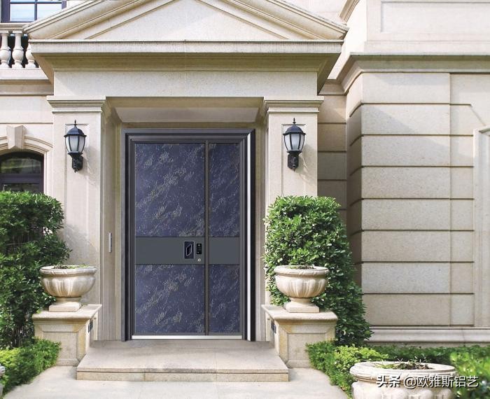 别墅门是铸铝门还是锌合金好,别墅铸铝门流行